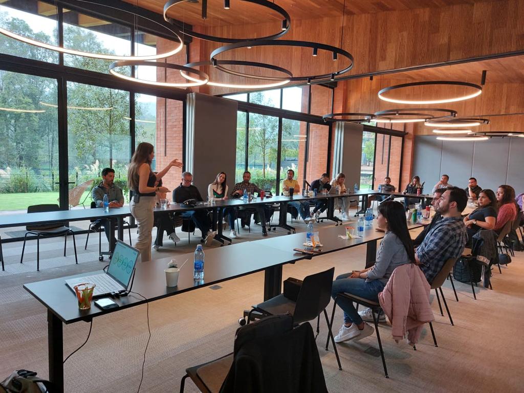 Ada facilitating a corporate workshop in Avándaro with the BBVA team